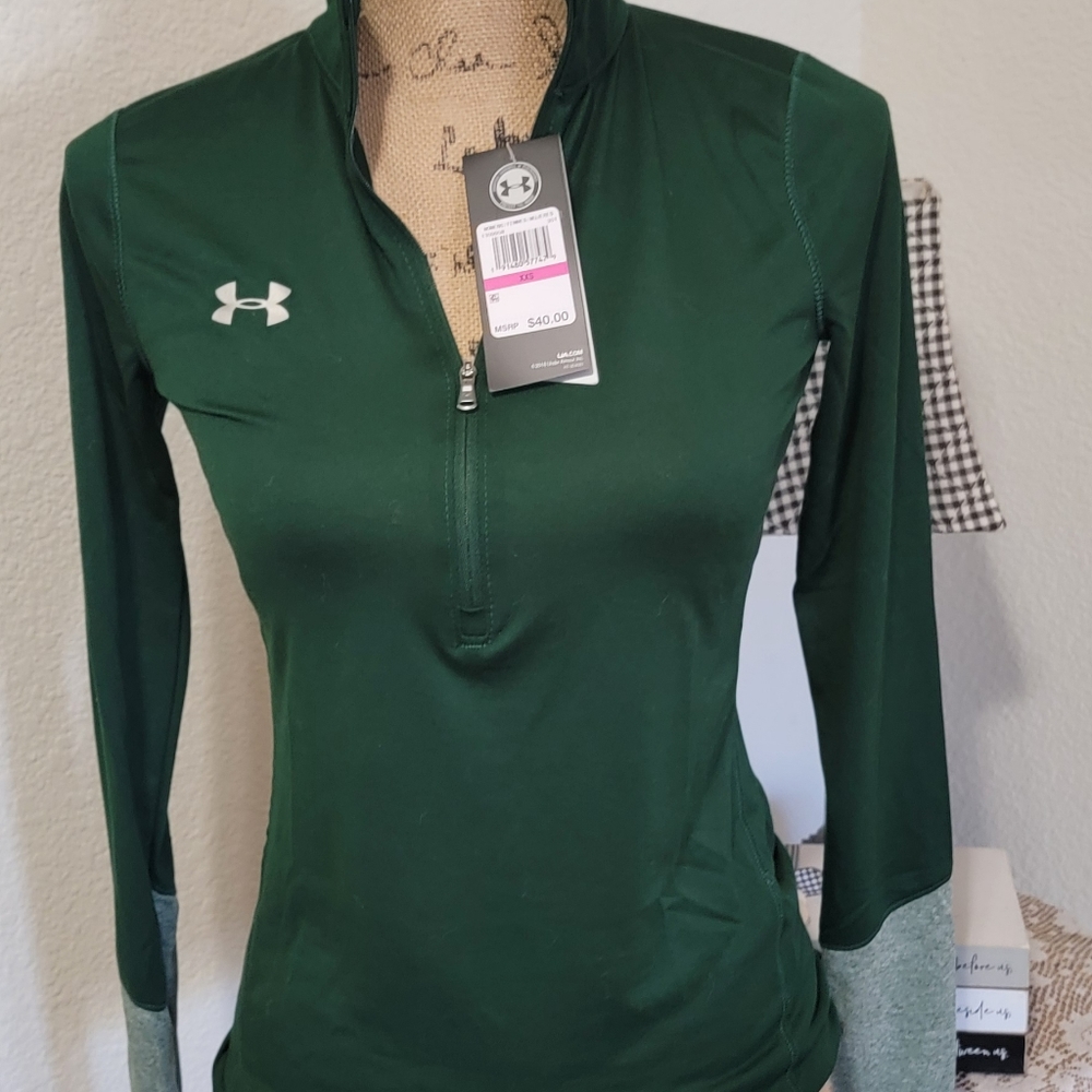 Under armour xxs forest green 1/2 zip loose